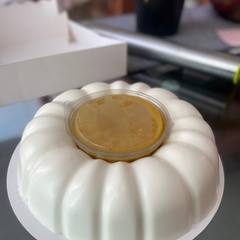Gelatina de yogurt con mermelada de mango